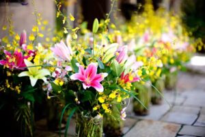 Flores malva tienda online. Vivimos ac&aacute;, as&iacute; que hay una puerta negra, toque timbre.