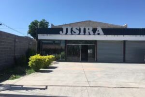 Jisira Santer&iacute;a y Flores artificiales